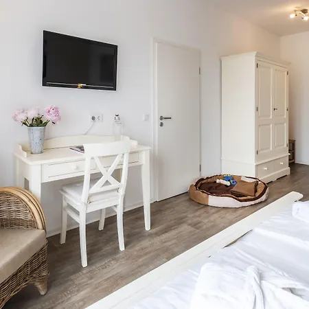 Hotel, Restaurant, Cafe Pharisaeerhof - Nordseeurlaub Mit Hund ホテル ノルトシュトラント