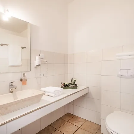 Pharisaeerhof - Hundehotel Auf Mit Restaurant Und Cafe 3*