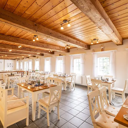 Hotel, Restaurant, Café Pharisäerhof - Nordseeurlaub Mit Hund Nordstrand
