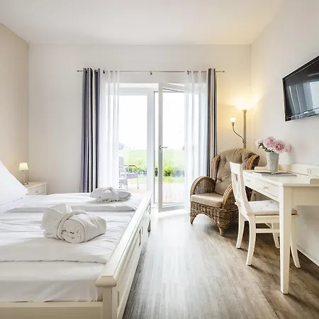 Pharisäerhof - Hundehotel Auf Mit Restaurant Und Café Nordstrand