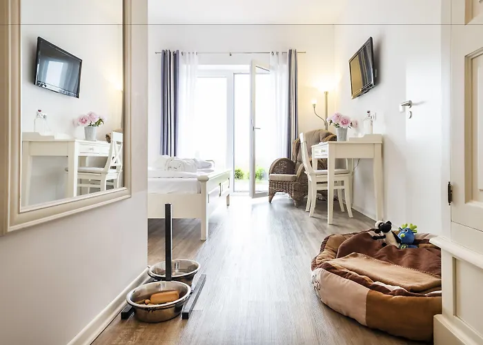 Hotel Hotel, Restaurant, Café Pharisäerhof - Nordseeurlaub Mit Hund Nordstrand