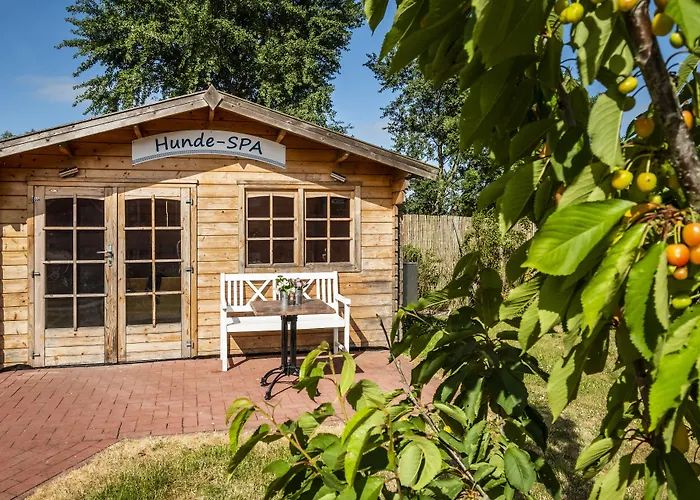 Hotel, Restaurant, Café Pharisäerhof - Nordseeurlaub Mit Hund Nordstrand