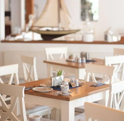 Hotel Hotel, Restaurant, Cafe Pharisaeerhof - Nordseeurlaub Mit Hund 3*