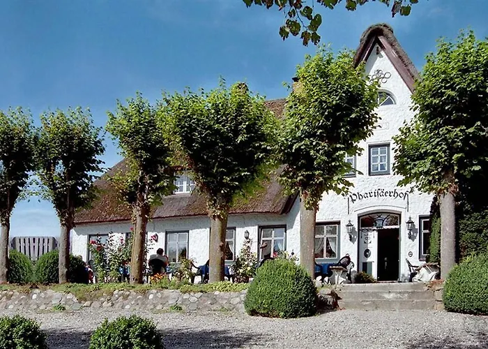 Hotel Hotel, Restaurant, Café Pharisäerhof - Nordseeurlaub Mit Hund Nordstrand
